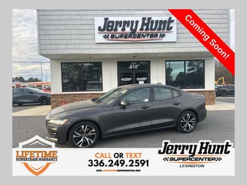 2023 Volvo S60 B5 Plus Dark Theme