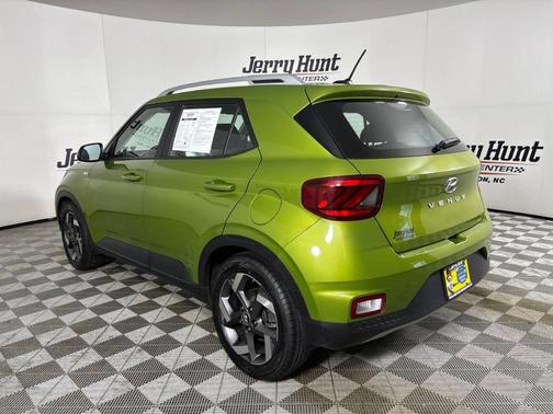 Apple Green 2023 Hyundai VENUE SEL
