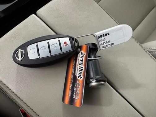 White 2023 Nissan Rogue SL