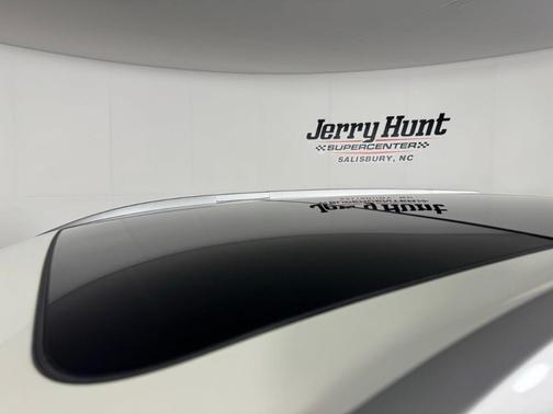 White 2023 Nissan Rogue SL