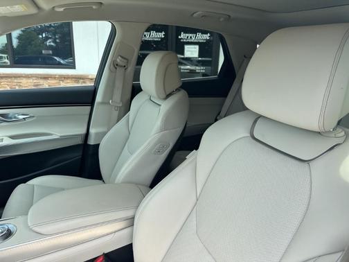 2022 Genesis GV70 2.5T