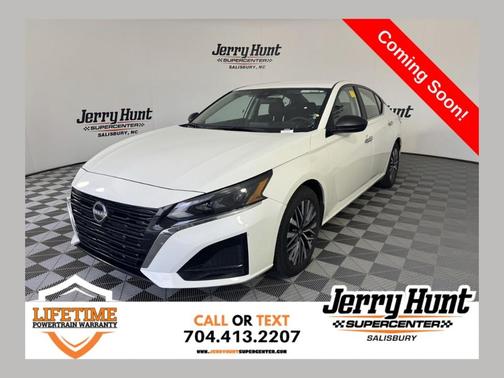 Glacier White 2025 Nissan Altima SV