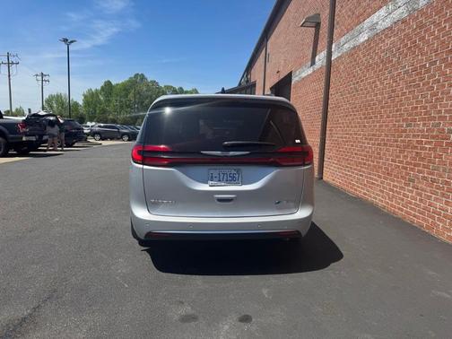 2023 Chrysler Pacifica Hybrid Pinnacle