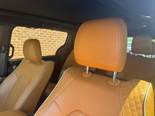 2023 Chrysler Pacifica Hybrid Pinnacle