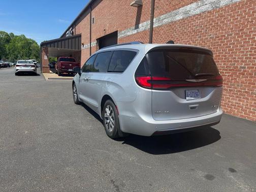 2023 Chrysler Pacifica Hybrid Pinnacle