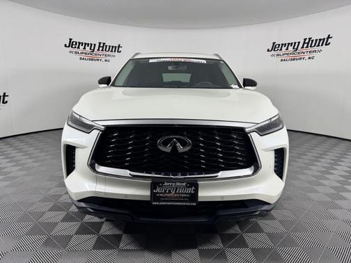 Majestic White 2023 INFINITI QX60 Luxe