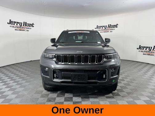 Metallic 2022 Jeep Grand Cherokee L Overland