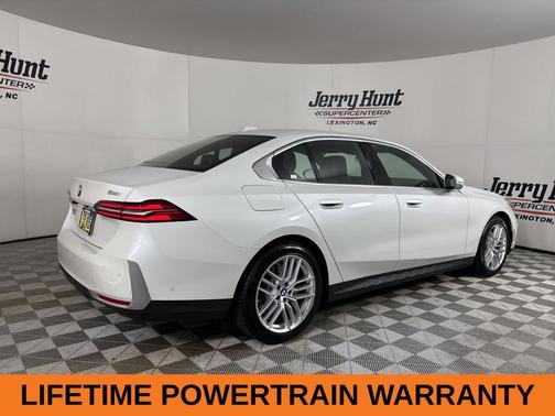 2025 BMW 530 i