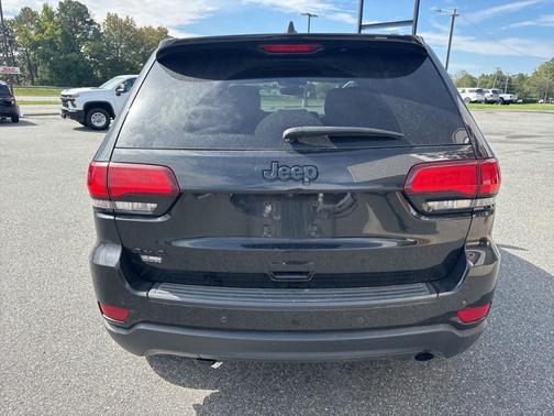2019 Jeep Grand Cherokee Laredo