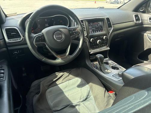 2019 Jeep Grand Cherokee Laredo
