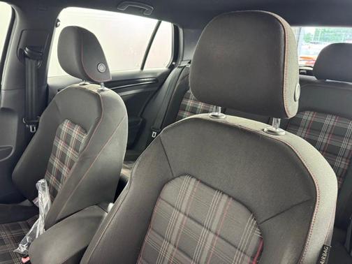 2016 Volkswagen Golf GTI 2.0T S 4-Door