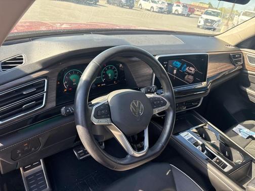 Aurora Red Metallic 2024 Volkswagen Atlas 2.0T SEL Premium R-Line