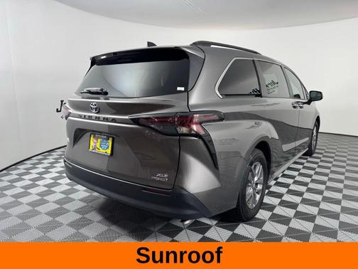 2024 Toyota Sienna XLE