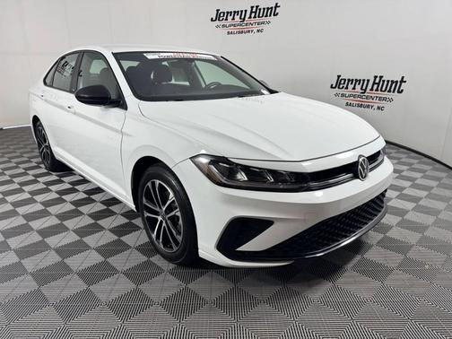 Pure White 2025 Volkswagen Jetta 1.5T Sport