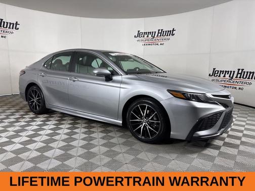 2024 Toyota Camry Hybrid SE