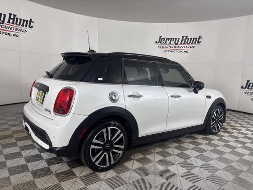 2023 MINI Hardtop Cooper