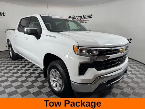 Summit White 2025 Chevrolet Silverado 1500 LT