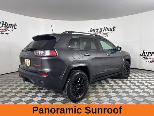 2020 Jeep Cherokee Trailhawk