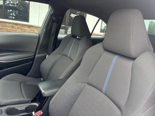 White 2022 Toyota Corolla SE