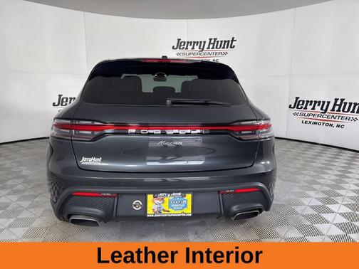 2022 Porsche Macan Base