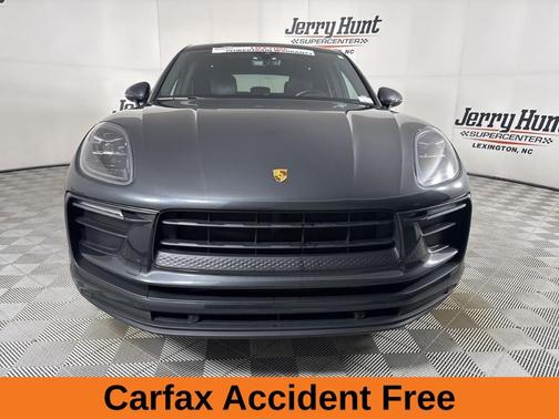 2022 Porsche Macan Base