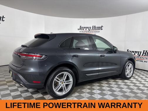 2022 Porsche Macan Base