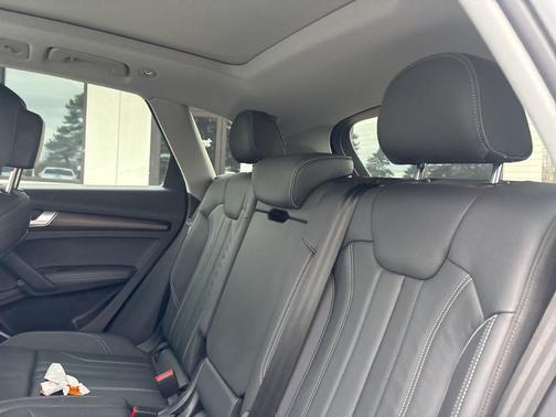 2024 Audi Q5 45 S line quattro Premium