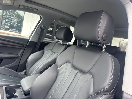 2024 Audi Q5 45 S line quattro Premium