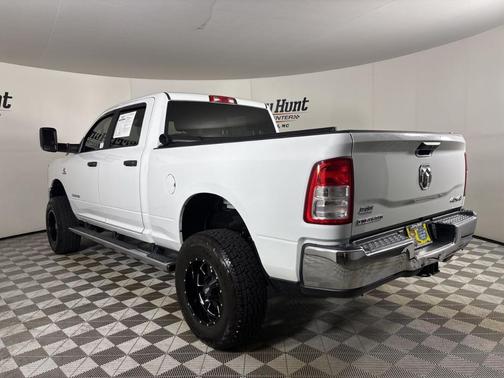 Bright White Clearcoat 2022 RAM 2500 Big Horn