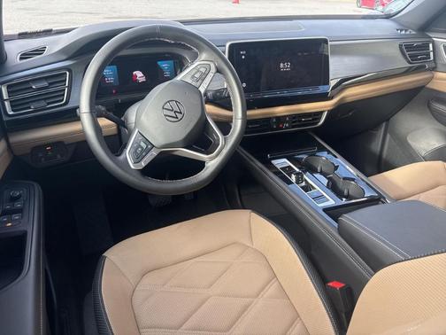 2025 Volkswagen Atlas Cross Sport 2.0T SE w/Technology