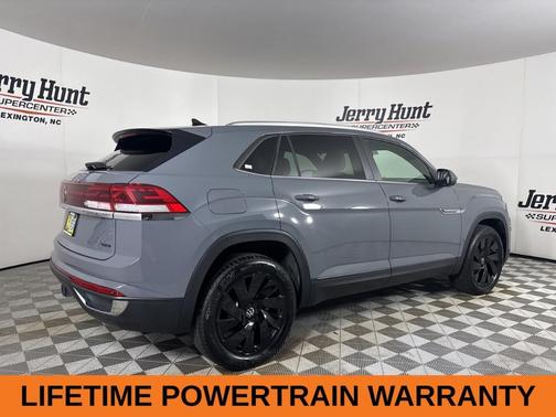 2025 Volkswagen Atlas Cross Sport 2.0T SE w/Technology