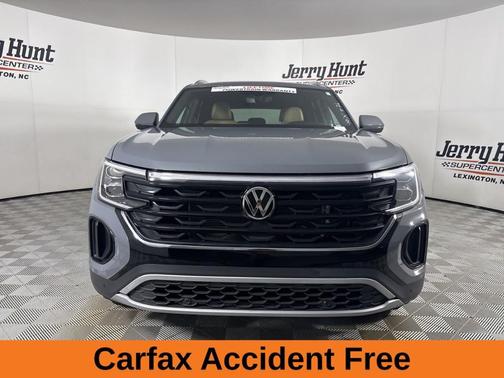 2025 Volkswagen Atlas Cross Sport 2.0T SE w/Technology