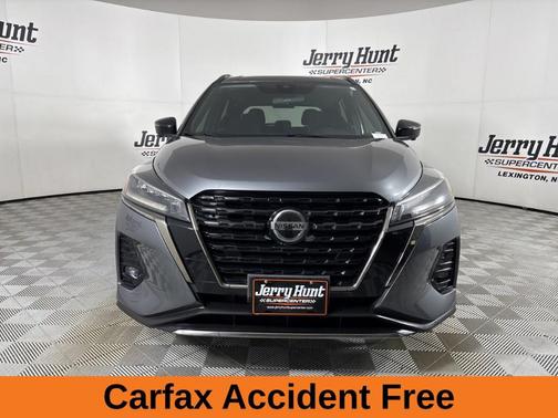 2021 Nissan Kicks SR