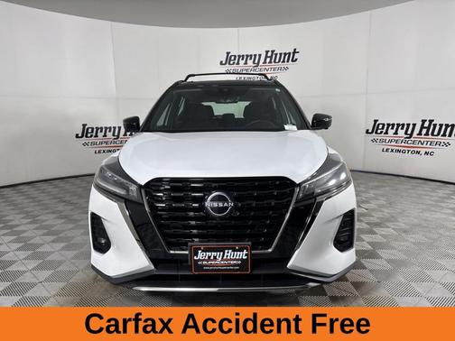 2022 Nissan Kicks SR