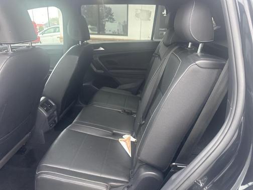 2021 Volkswagen Tiguan 2.0T SE R-Line Black