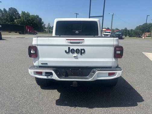 Bright White Clearcoat 2021 Jeep Gladiator Overland