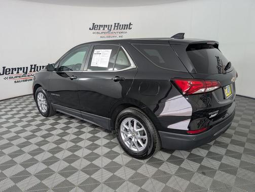 Mosaic Black Metallic 2023 Chevrolet Equinox 2LT