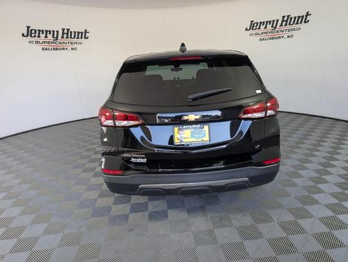 Mosaic Black Metallic 2023 Chevrolet Equinox 2LT
