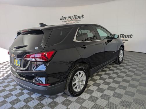 Mosaic Black Metallic 2023 Chevrolet Equinox 2LT