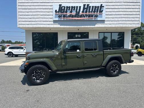 2022 Jeep Gladiator Sport