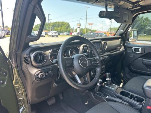 2022 Jeep Gladiator Sport