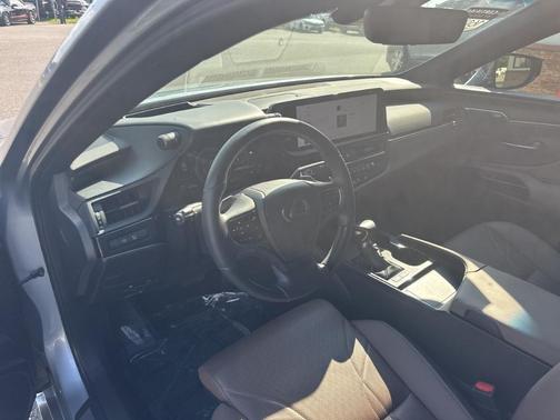 2024 Lexus ES 300h Ultra Luxury