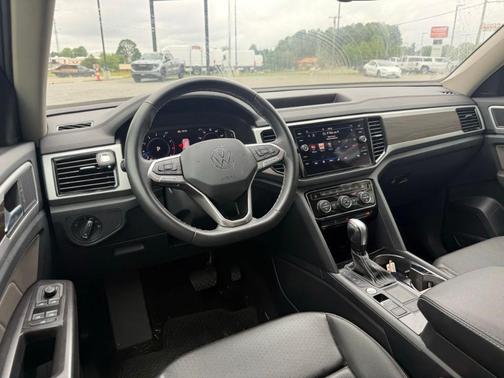 Platinum Gray Metallic 2023 Volkswagen Atlas 3.6L SE w/Technology