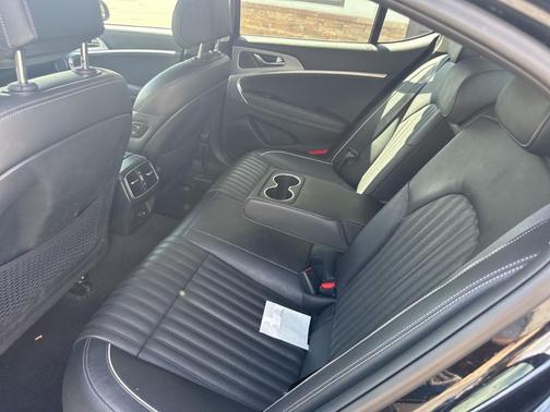 2021 Genesis G70 2.0T