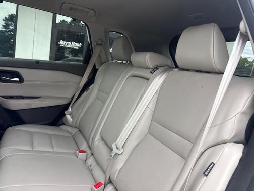 White 2023 Nissan Rogue SV