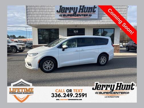 2023 Chrysler Pacifica Touring-L