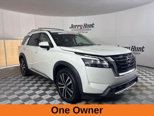 2023 Nissan Pathfinder Platinum