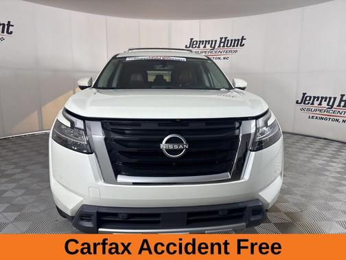 2023 Nissan Pathfinder Platinum