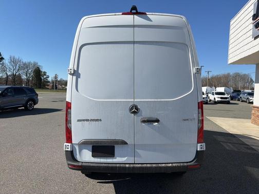 2024 Mercedes-Benz Sprinter 2500 144 WB