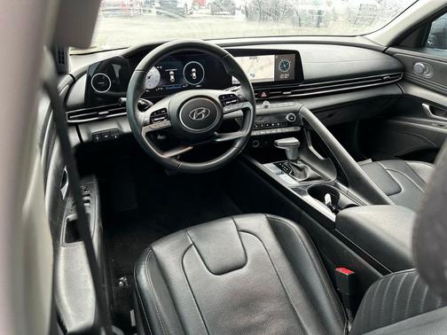 2022 Hyundai ELANTRA Limited